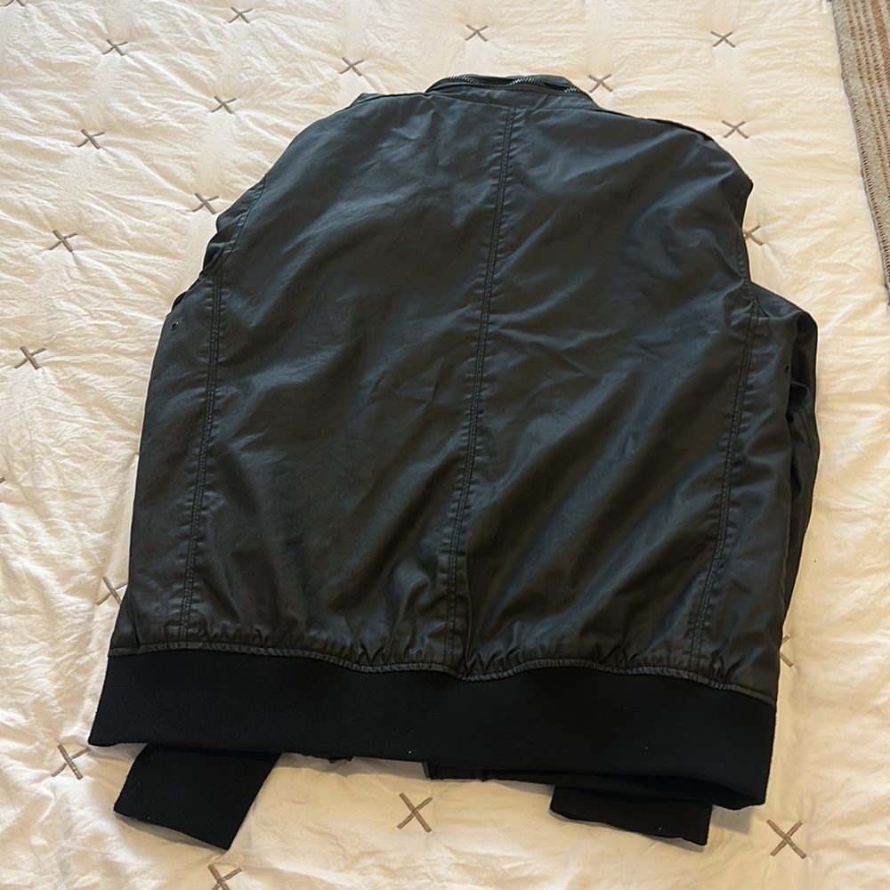 Men’s black jacket! - Picture 7 of 10